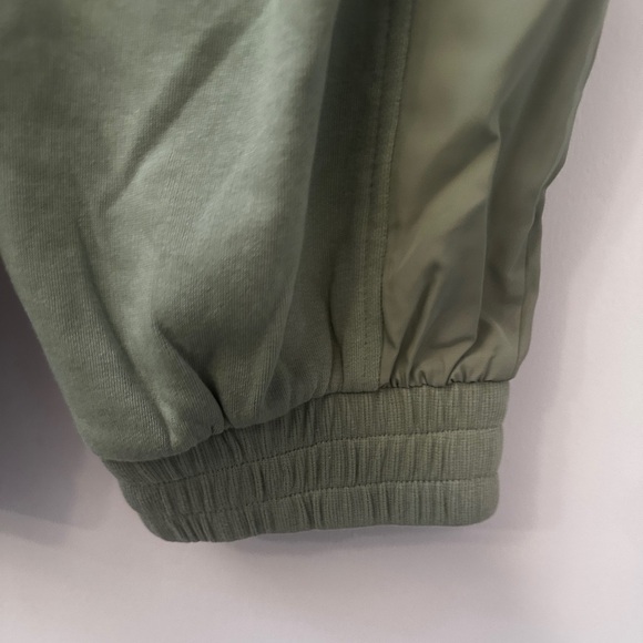 Lou & Grey Small Olive Green Cargo Jogger Pants Cotton Blend Utility Lounge - Picture 7 of 9